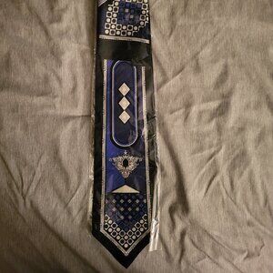 Tie and handkerchief set